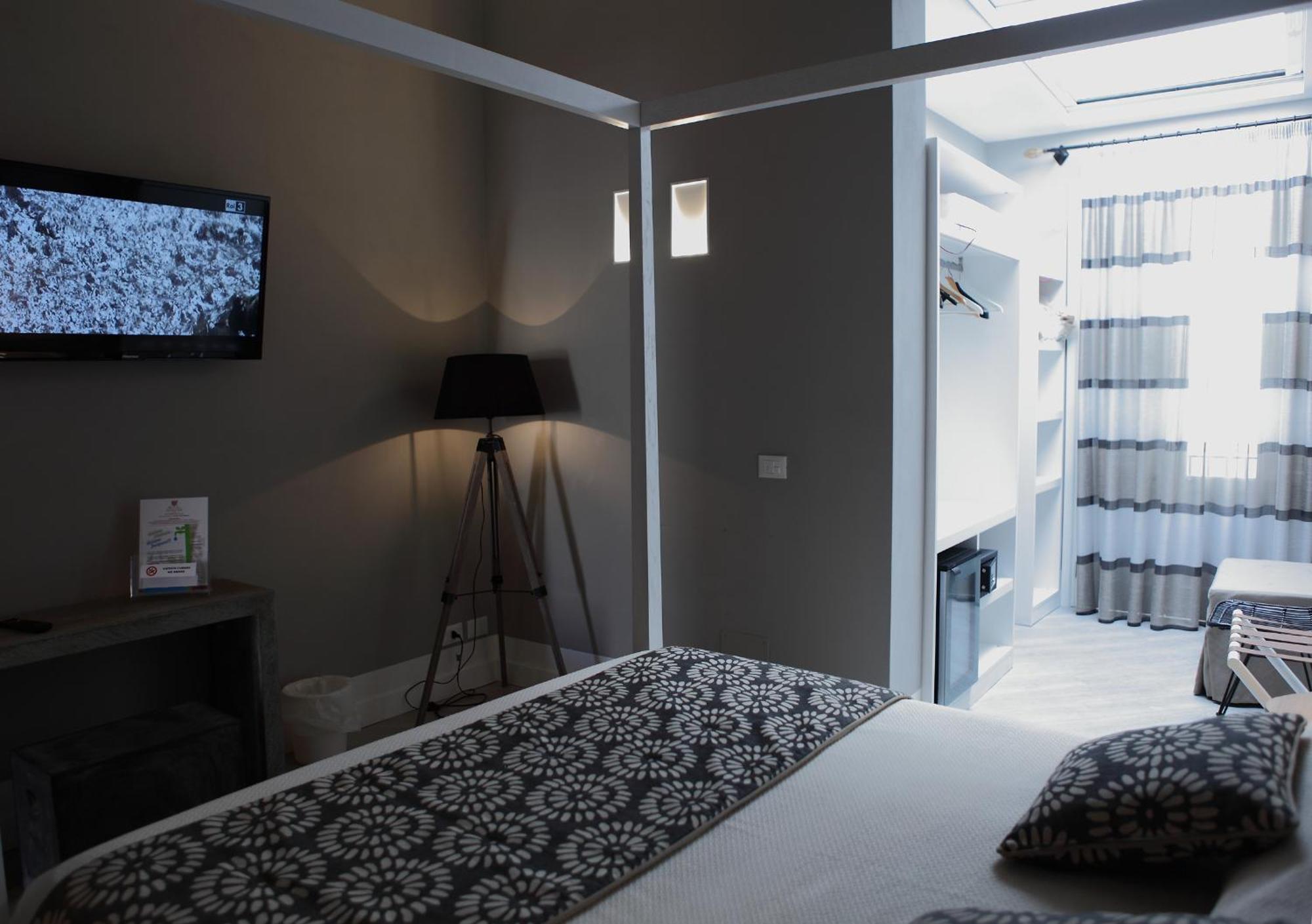 Aegusa Hotel
