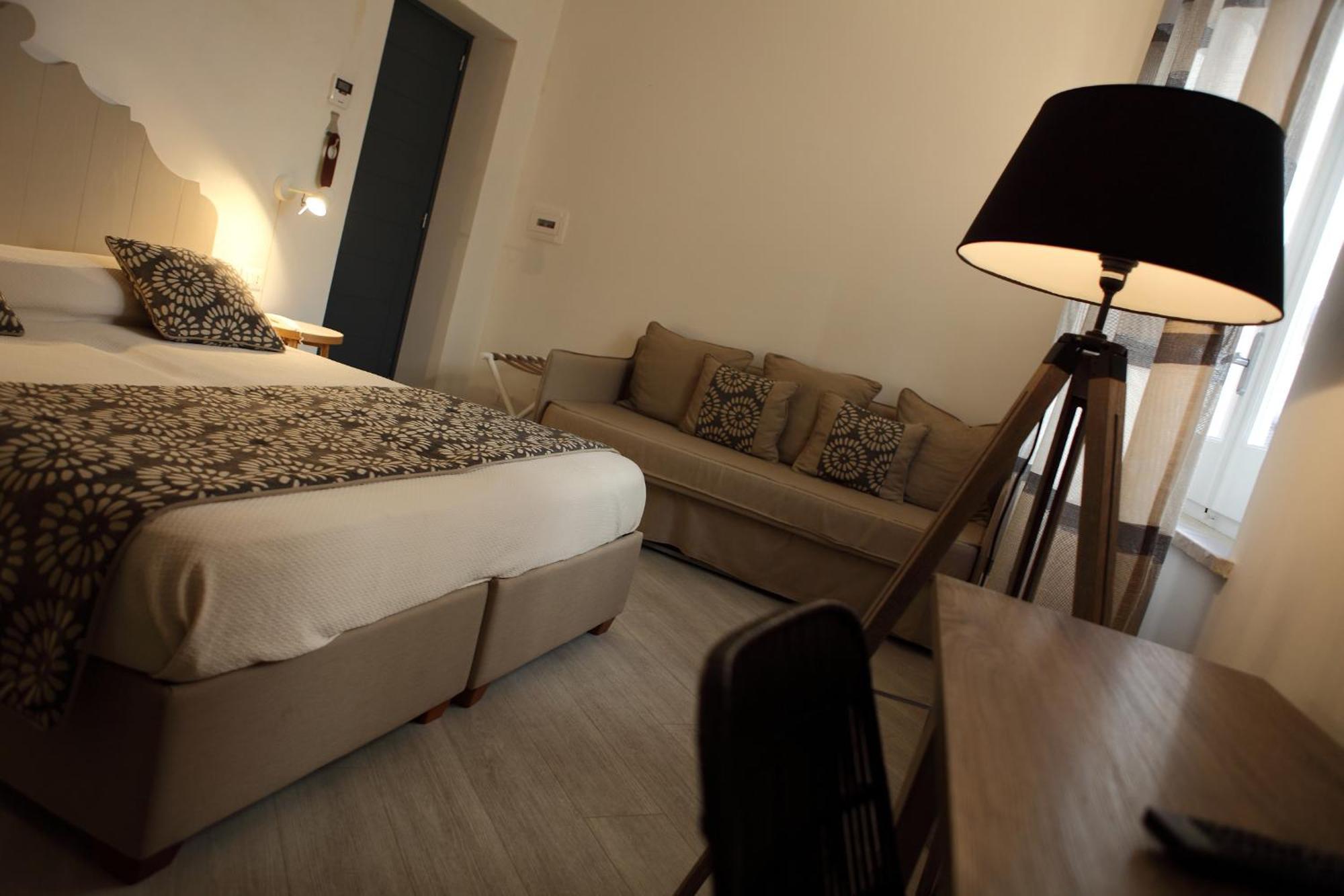 Aegusa Hotel
