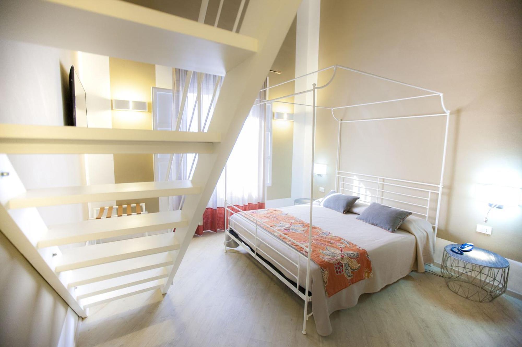 Aegusa Hotel 3*