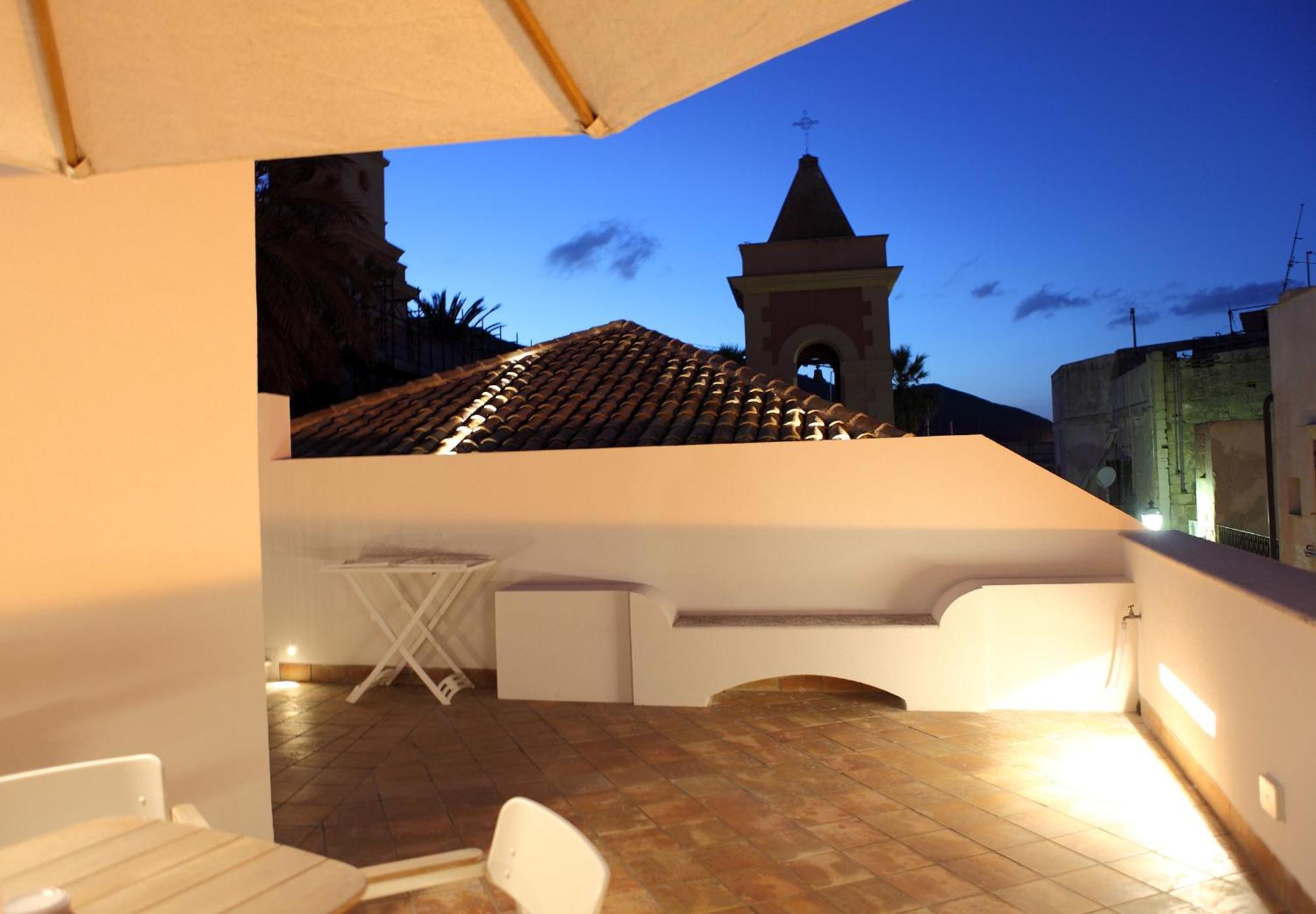 Hotel Aegusa 3*