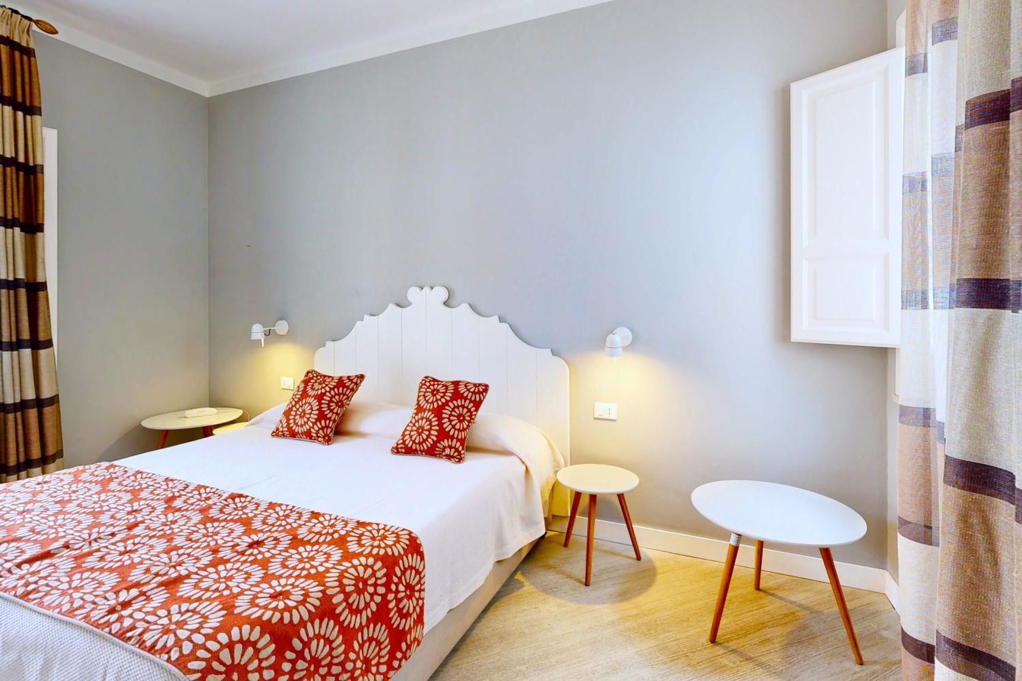 Aegusa Hotel