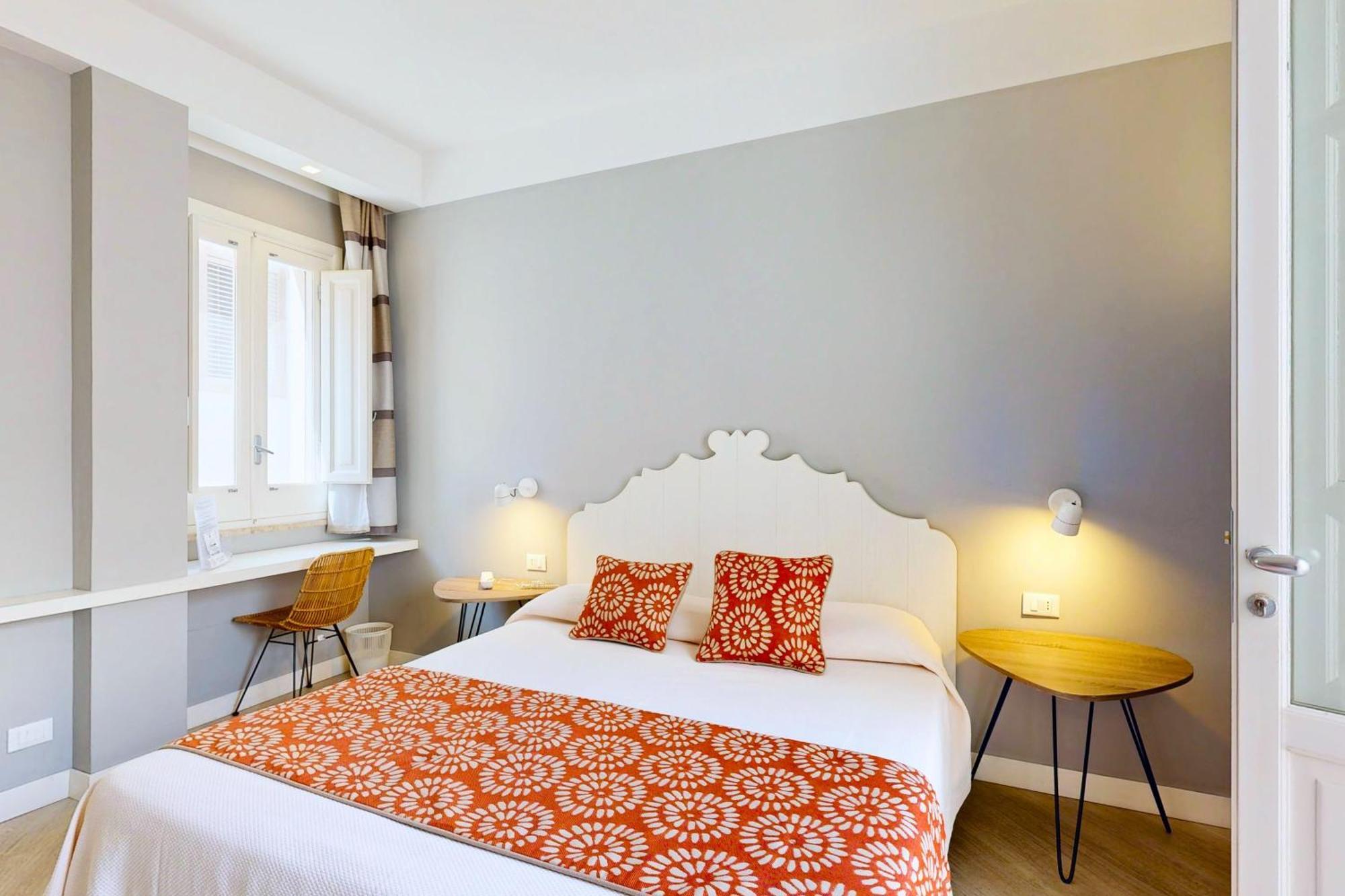 Hotel Aegusa 3*