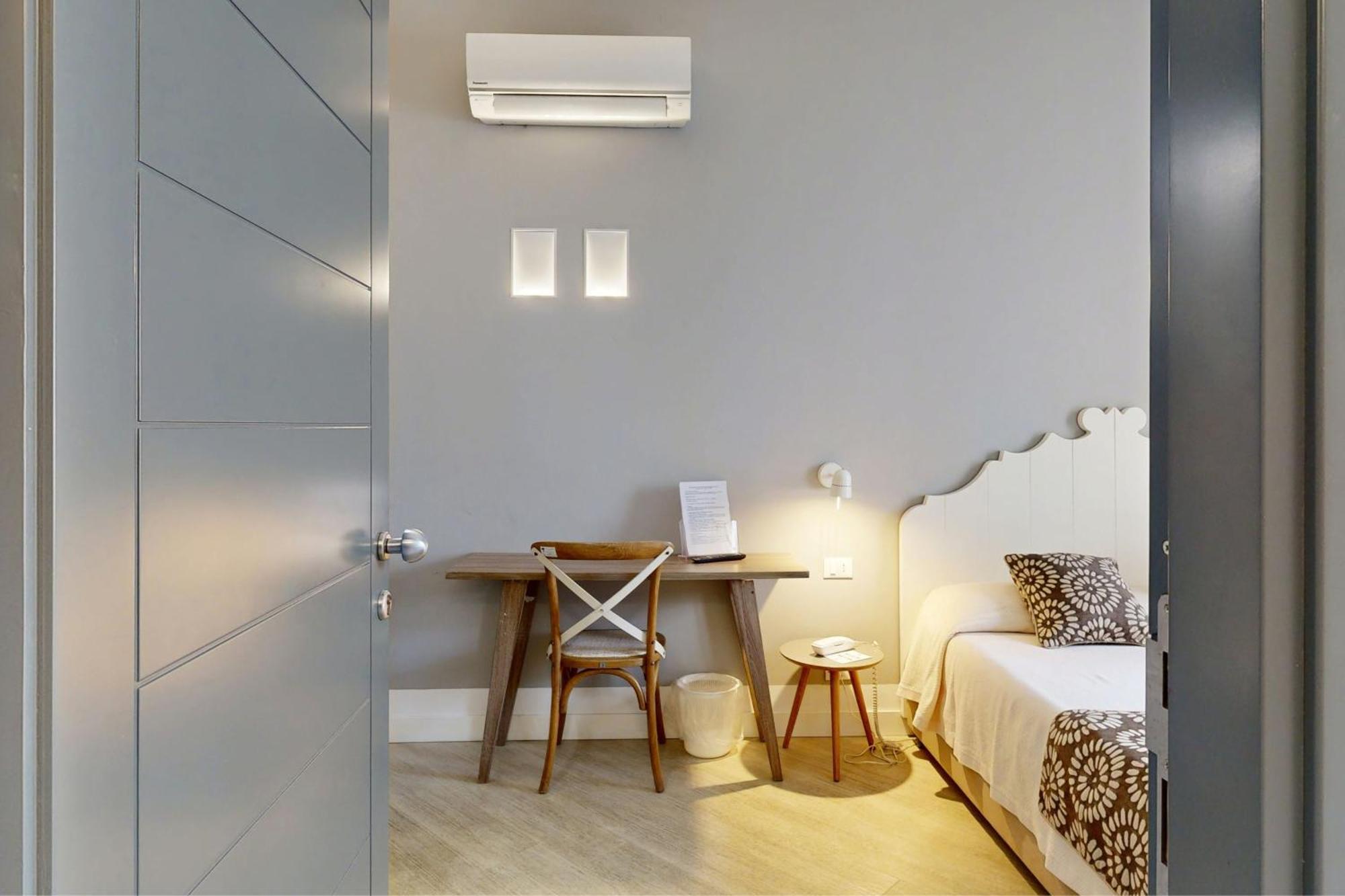 Hotel Aegusa 3*