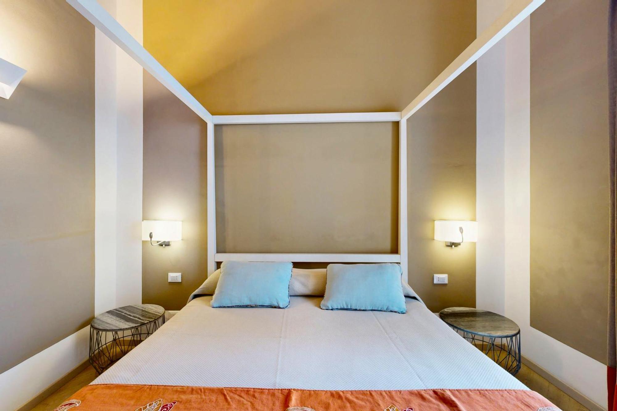Aegusa Hotel